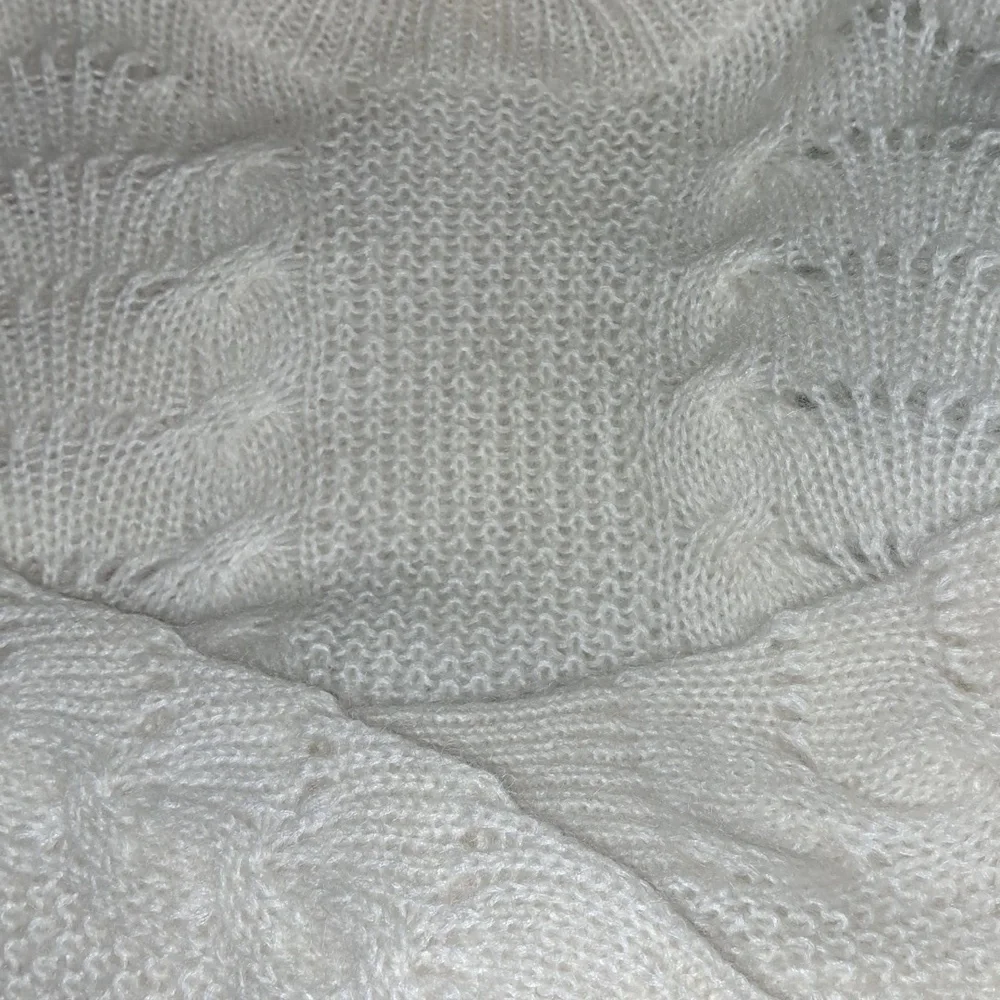 Free People NWOTs Cropped Sweater